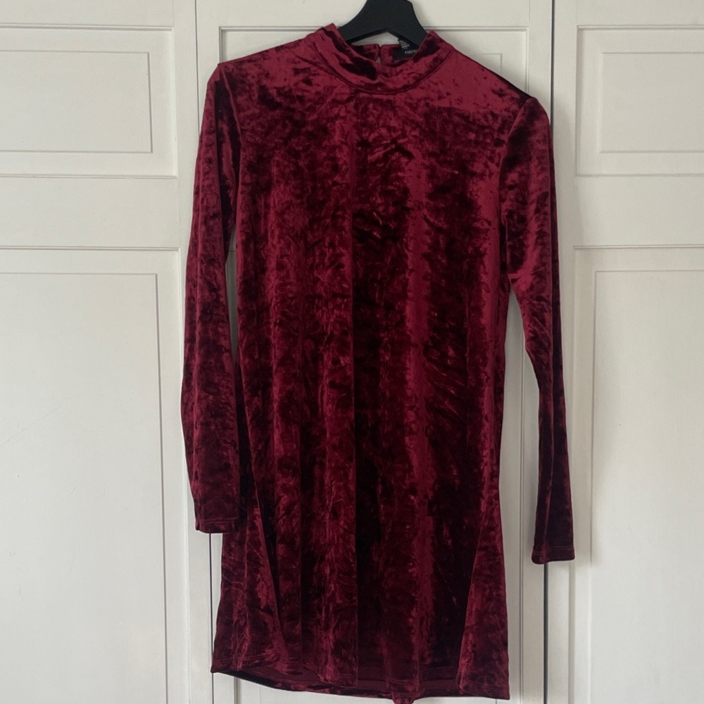Forever 21 Burgundy Crushed Velvet Mock Neck Long Sleeve Mini Dress Small
